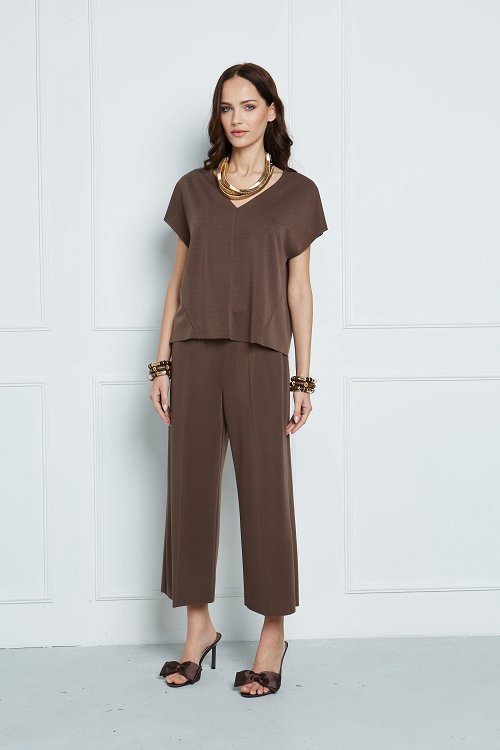 Cropped straight-leg trousers