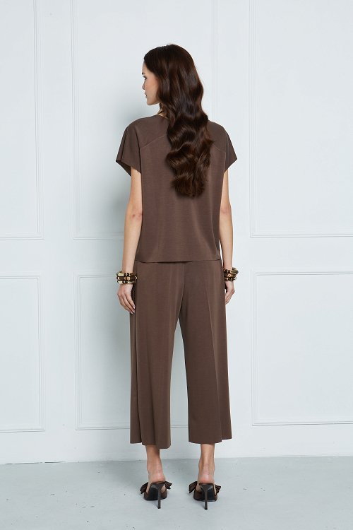 Cropped straight-leg trousers