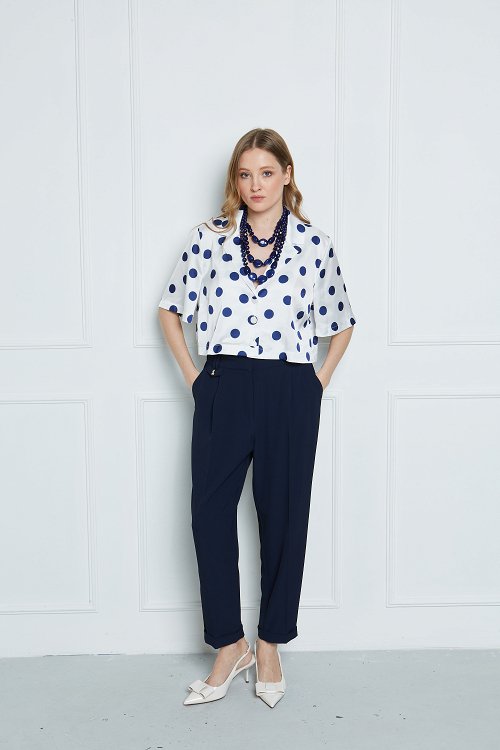 satin polka-dot shirt featuring a notch lapel collar
