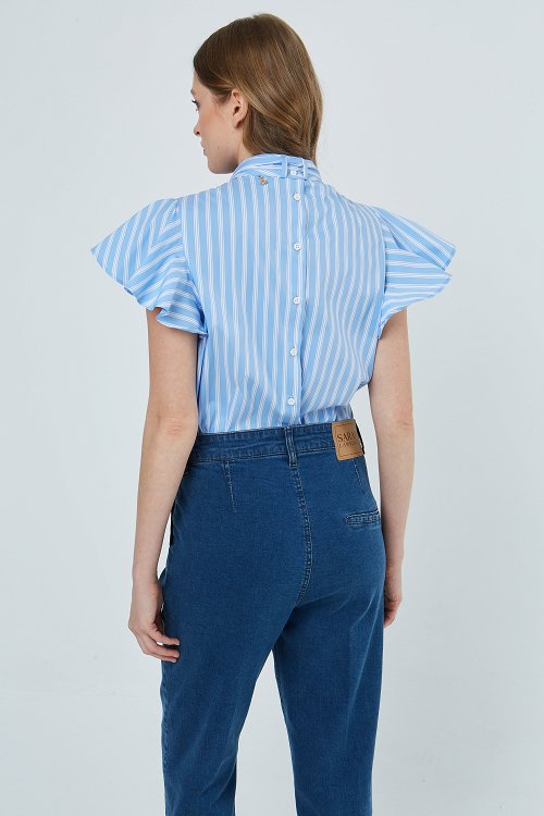 striped shirt with a tie-front