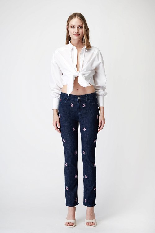 Jeans με Κέντημα