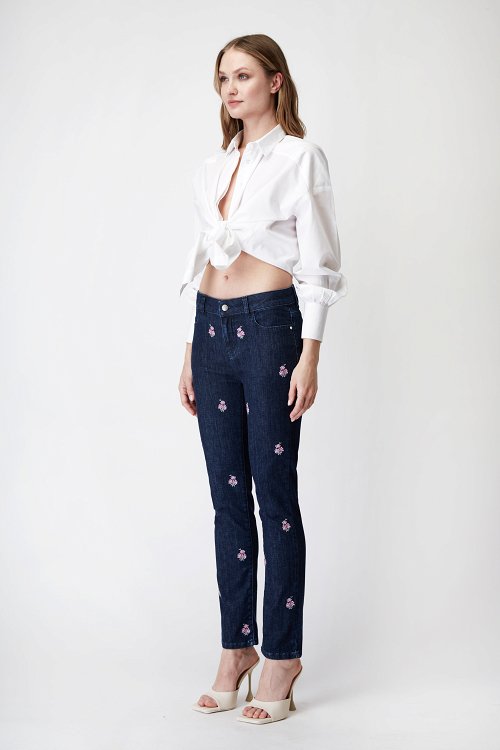 Jeans με Κέντημα