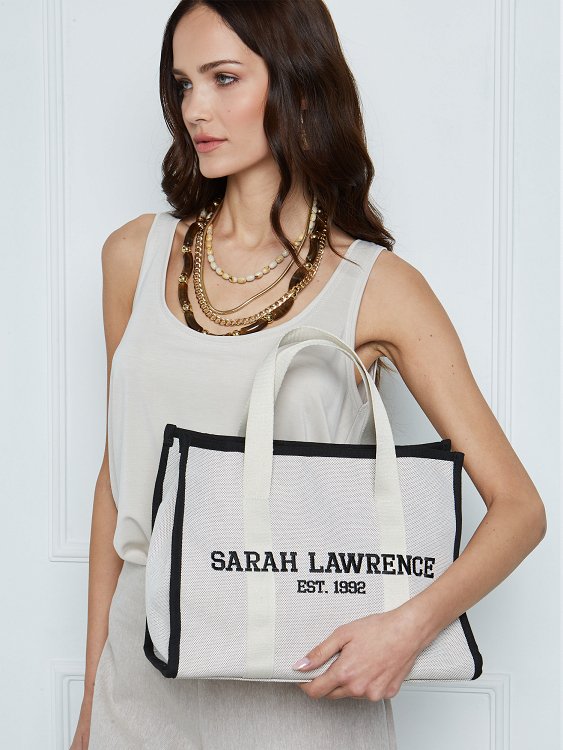 Τσάντα tote με καμβά και μαύρα accents