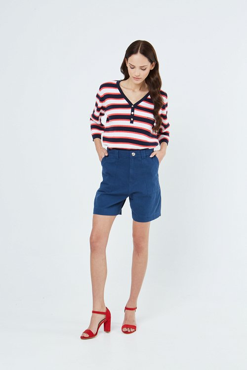three-tone knitted top with button details