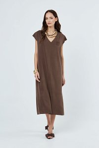 long single-color dress