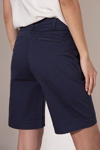 Ψηλόμεση Βερμούδα Chino σε Ίσια Γραμμή