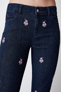 Jeans με Κέντημα